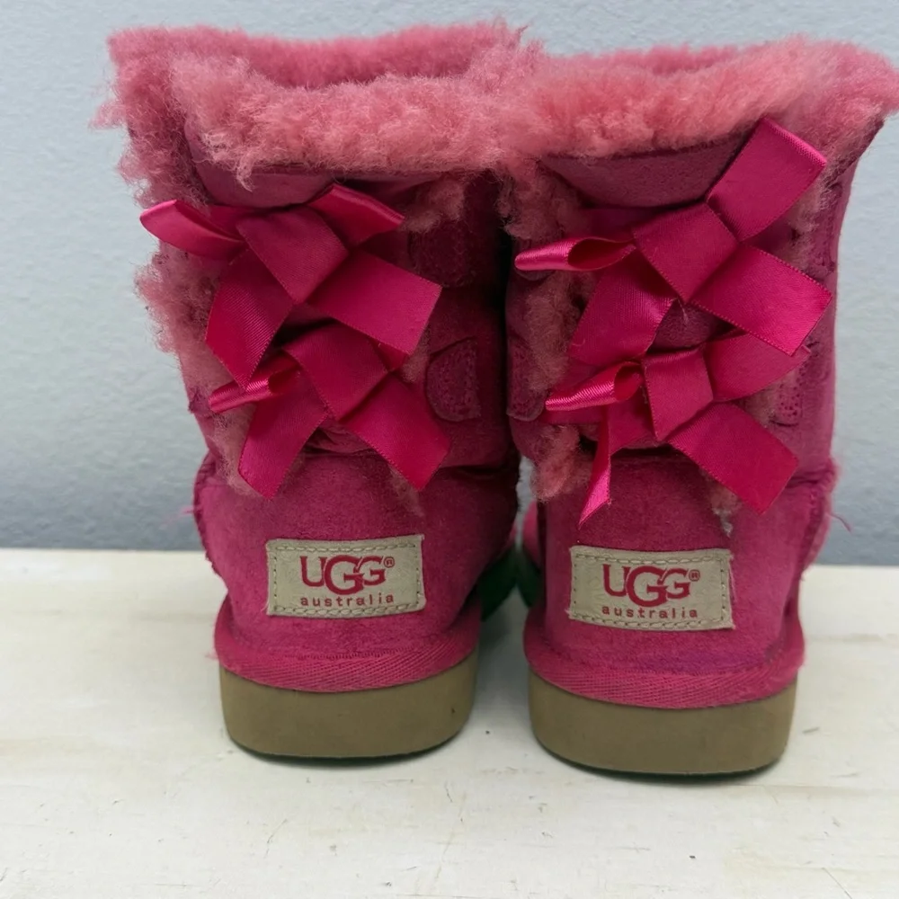 Ugg Pink Suede Bailey Bow Short Boots Size 9